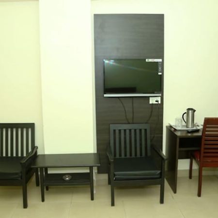 Sri Srinivasa Residency Hotel Kadapa Kültér fotó
