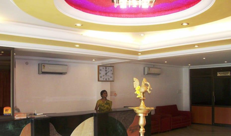Sri Srinivasa Residency Hotel Kadapa Kültér fotó